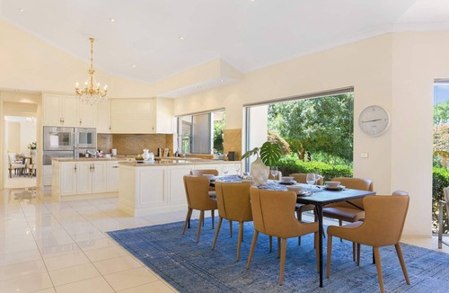 Dural House | Enchanted Manor with Pool, Tennis & Elegance