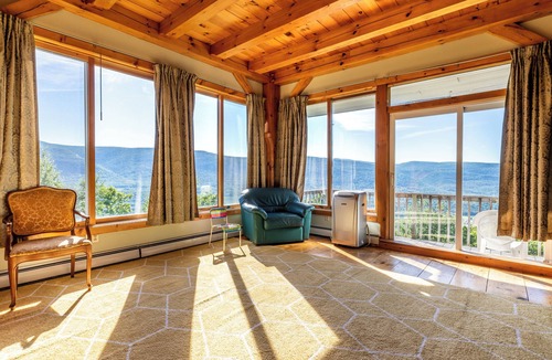 East Dorset House | Enchanted Mountain House - near ski, nature trails, lake w/fishing and swimming.