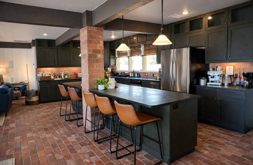 Cedar Creek Reservoir House | Enchanted Oaks Lakefront: nHot Tub, Arcade, Golf Cart, Kayaks - Sleeps 10