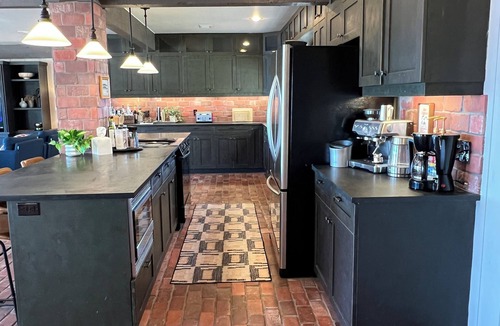 Cedar Creek Reservoir House | Enchanted Oaks Lakefront: nHot Tub, Arcade, Golf Cart, Kayaks - Sleeps 10
