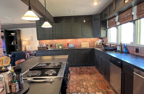 Cedar Creek Reservoir House | Enchanted Oaks Lakefront: nHot Tub, Arcade, Golf Cart, Kayaks - Sleeps 10
