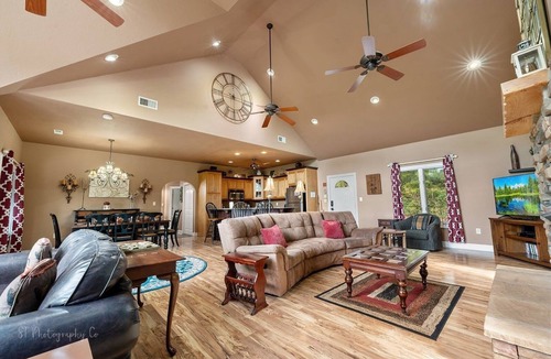 Sevierville Ski Chalet | Enchanted Primrose