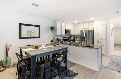 Southside House | Enchanted Retreat
