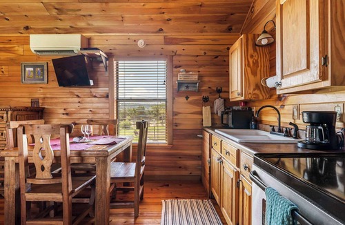 Fredericksburg Cabin | Enchanted Rockview Cabins | 6 Beds | Firepit
