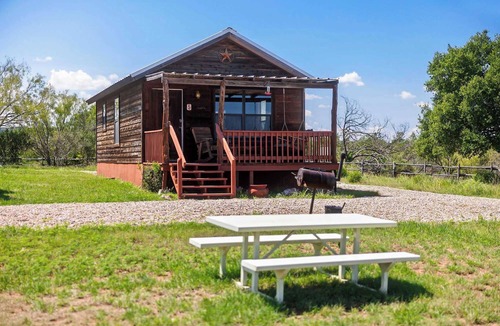 Fredericksburg Cabin | Enchanted Rockview Cabin 5/2 Queen beds