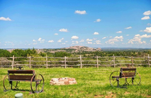 Fredericksburg Cabin | Enchanted Rockview Cabin 5/2 Queen beds