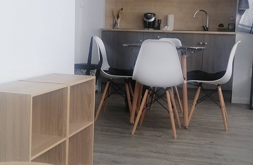 Roanne Apartment | Enchanting 1-bedroom apartment in Roanne with WiFi access