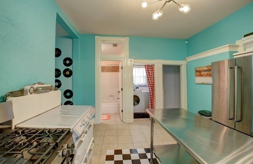 Hot Springs House | Enchanting 1901 Victorian + Walk to Bathouse Row!