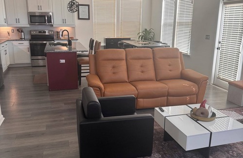 College Park House | Enchanting 3-bedroom house in the heart of ATL mins away from the airport.