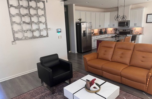College Park House | Enchanting 3-bedroom house in the heart of ATL mins away from the airport.