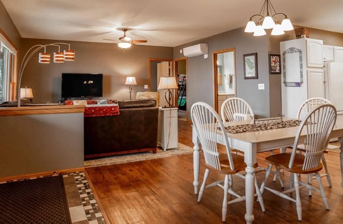 Vernon County House | Enchanting 3-bedroom house with WiFi in Genoa