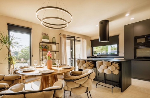 Tar-Vabriga Villa | Enchanting 3-BR Villa for 6, with Saltwater Pool
