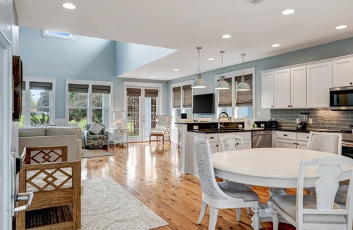 Laurel Grove House | Enchanting 3BR/3BA Cottage with Wrap-Around Porch at Sandestin Resort!