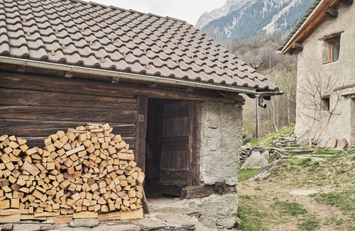Mesocco Ski Chalet | Enchanting 4-bedroom chalet in Mesocco