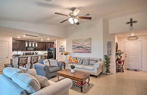 Fedhaven House | Enchanting 4-bedroom house with large fence backyard in Poinciana near Lego Land