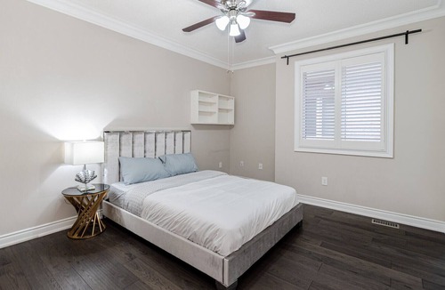 Halton Regional Municipality Villa | Enchanting 4BR Villa-unwind in Luxury