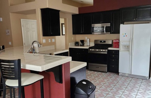 Stockton House | Enchanting 4BR with Rose Garden