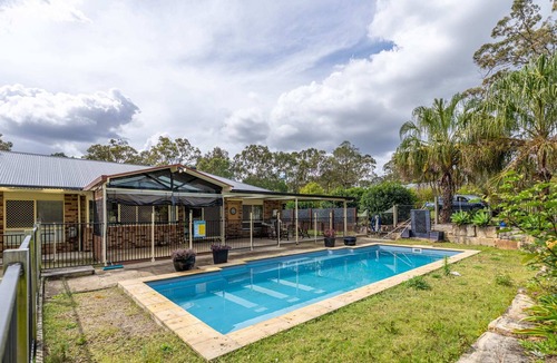 Greenbank House | Enchanting 5BR Greenbank Staycation