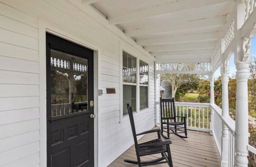 Warrenton House | Enchanting Casita, 5 minutes to Round Top!