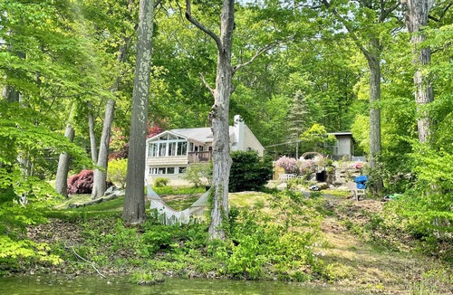 Carmel Ski Chalet | Enchanting Lake front chalet with backyard and fire pit. Dog friendly.