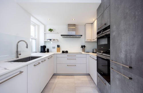 Belsize Apartment | Enchanting Light, by Veeve