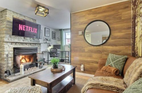 Saint-Sauveur Apartment | Enchanting Loft - Fireplace AC Quebec Downtown