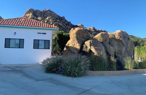 Canoga Park Apartment | Enchanting private studio top of the mountain in Chatsworth