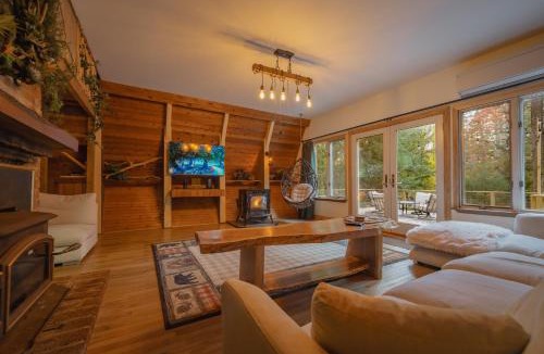 Yulan Ski Chalet | Enchanting River- Water Front A-Frame Cabin