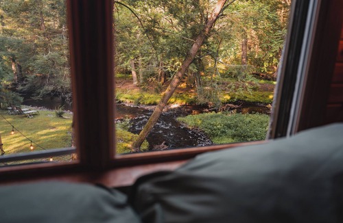 Yulan Cabin | Enchanting River - Waterfront A Frame Cabin