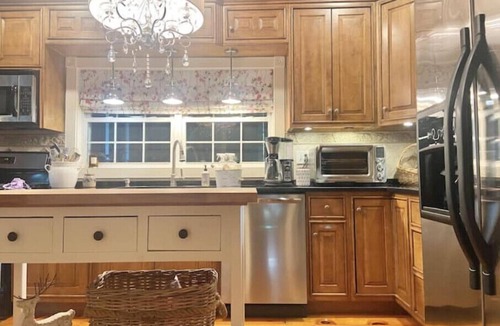 Manchester House | Enchanting, romantic and fun river getawayn