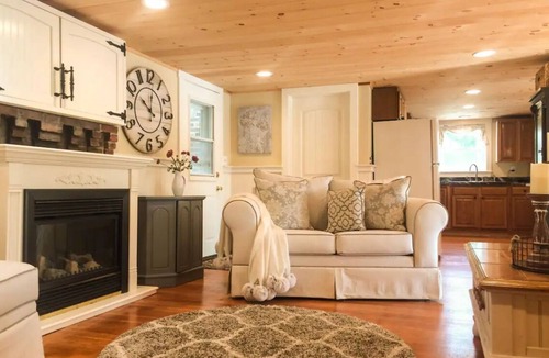 Rimmon Heights House | Enchanting Romantic Riverfront Cottage