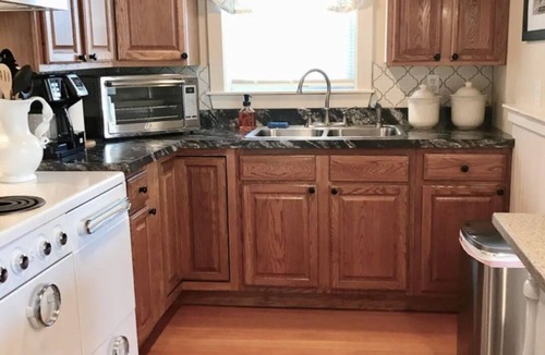 Rimmon Heights House | Enchanting Romantic Riverfront Cottage