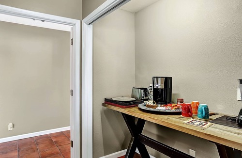 Bear Canyon House | Enchanting Southwest Serenity - SO Convenient to Golf, Grocery, and Restaurants!