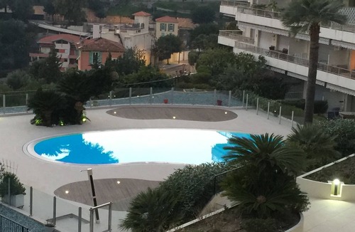 Menton Apartment | Enchanting view on the old Menton