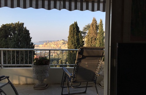 Menton Apartment | Enchanting view on the old Menton