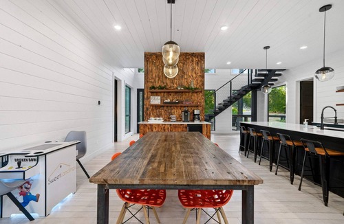 Hochatown Cabin | Enchanting Waterfront Cabin w/Private Boardwalk!