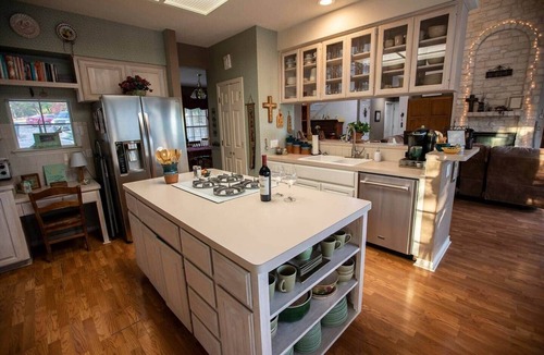 Austin House | Encino Viejo (Old Oak)-Ranch Style Home on 5 Acres
