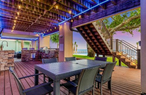 Gulf Breeze House | End of the Road