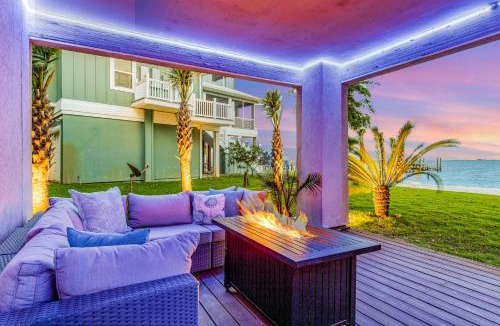 Gulf Breeze House | End of the Road