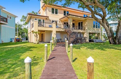Gulf Breeze House | End of the Road