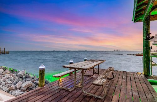 Gulf Breeze House | End of the Road