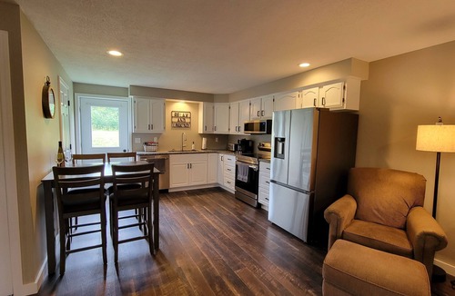 Burdett Apartment | End-unit apartment with spacious lawn