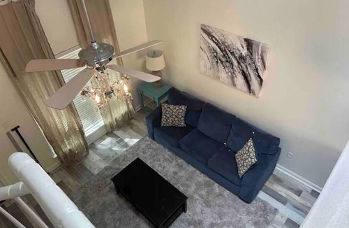 South Baton Rouge House | End unit townhouse