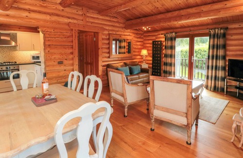 Carlton-in-Cleveland Cottage | Endeavour Lodge 4