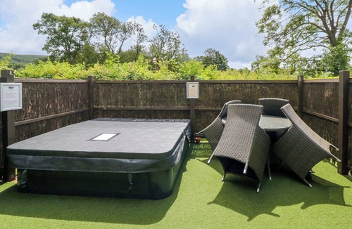 Carlton-in-Cleveland Cottage | Endeavour Lodge 4