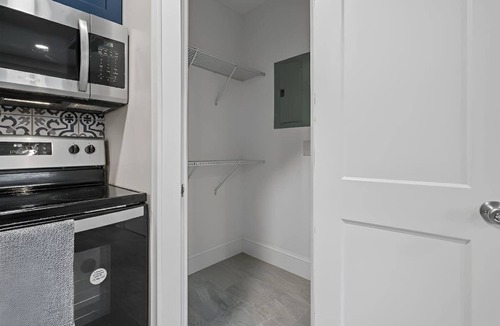 Enderly Park House | Enderly Park - Beautiful New Chic Suite