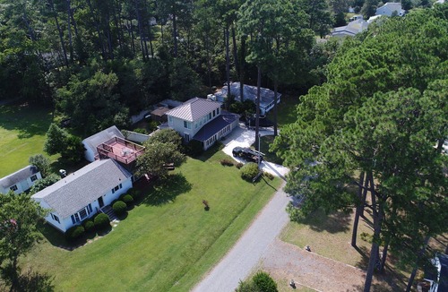 Grimstead House | Endless Chesapeake Bay Views. Rooftop Deck. Pets Stay Free.