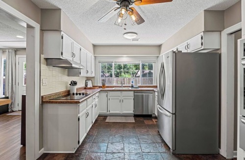 Wichita House | Endless Family Entertainment, Fire Pit, 2 Kings!