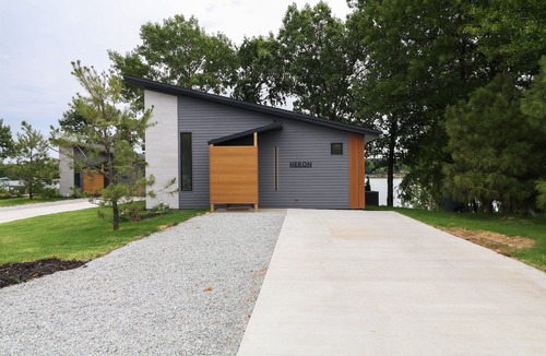 Grove Cabin | Endless Lake View*Couples Escape*Luxe*Modern*Clean