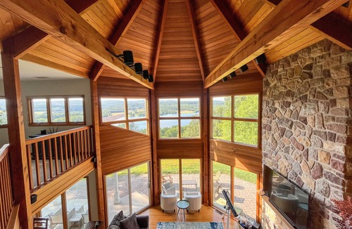 Aquashicola House | Endless Lake Views, Amazing Sunsets overlooking a state park!